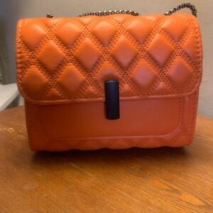 Cross Body Purse Great Pop of Orange 🍊👝! Summer 🤩